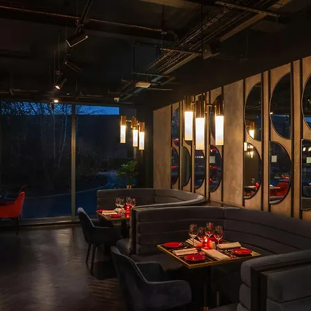 Radisson Red London Gatwick Airport-2